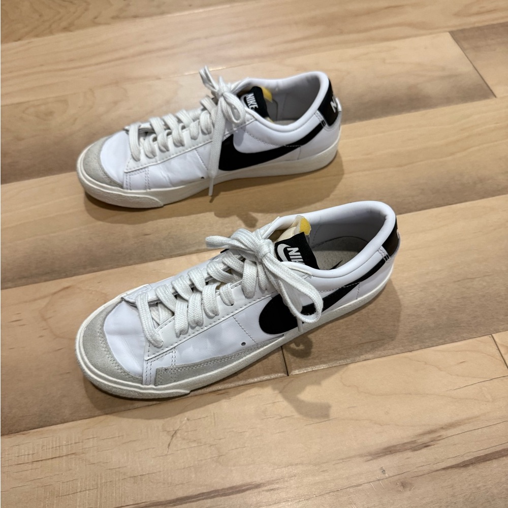 Nike Classic White and Black Low-Top Sneakers